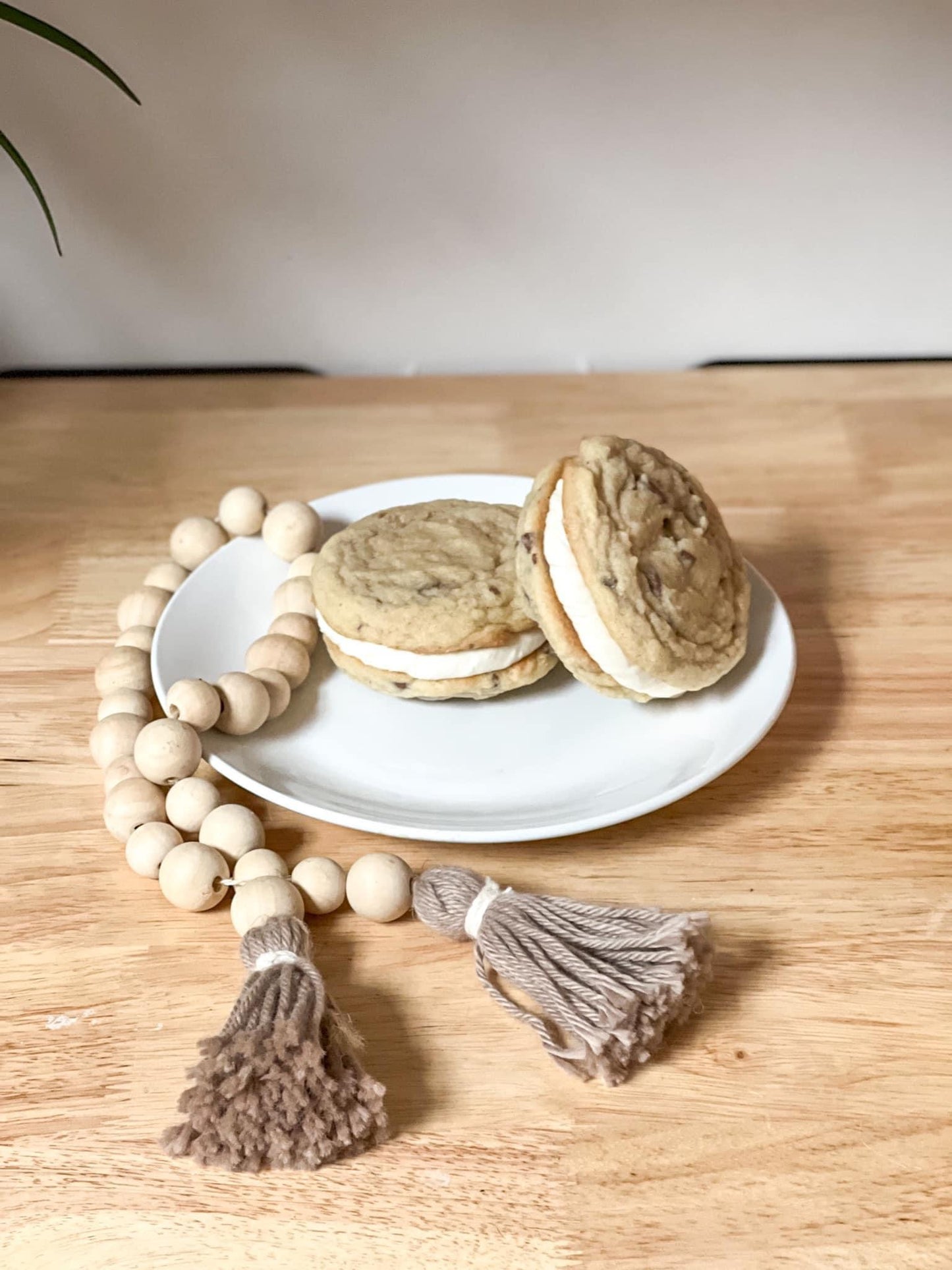 1/2 dozen chocolate chip cookie sandwiches